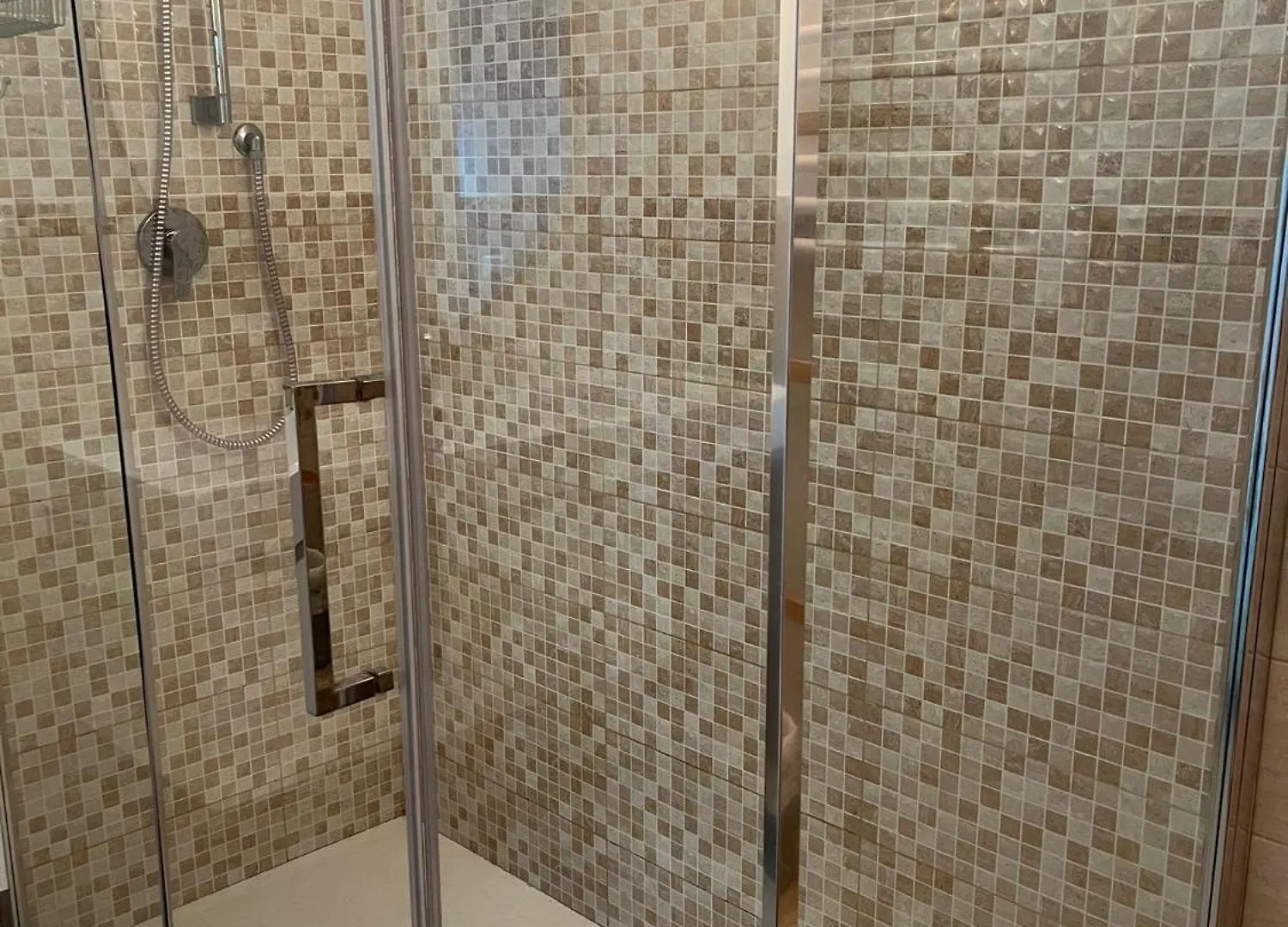 Gl Golden City Apartments 卡塔尼亚