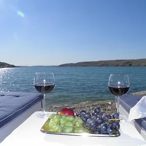 https://apartments-perla-dinjiska.hotelinzadar.com